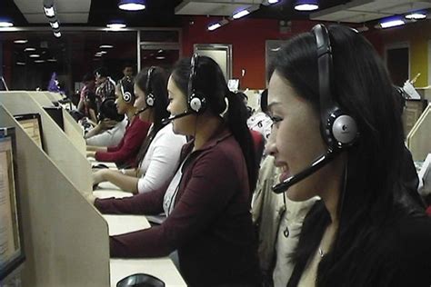 CALL CENTER AGENT NAGPAKANTOT SA TAMBAY .